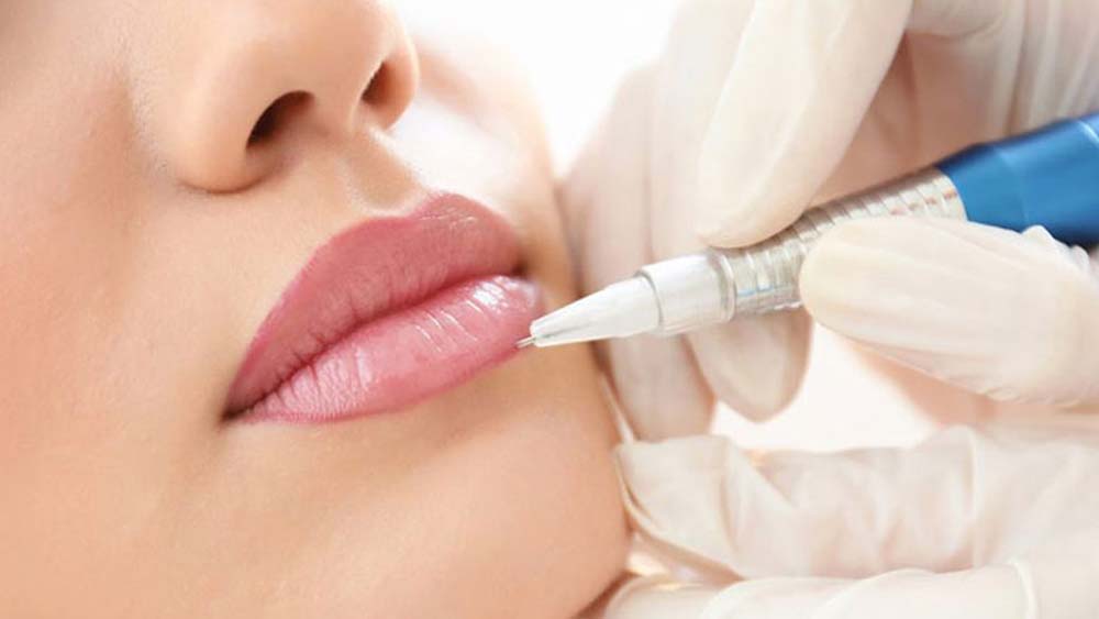 انتخاب رنگ مناسب شیدینگ لب