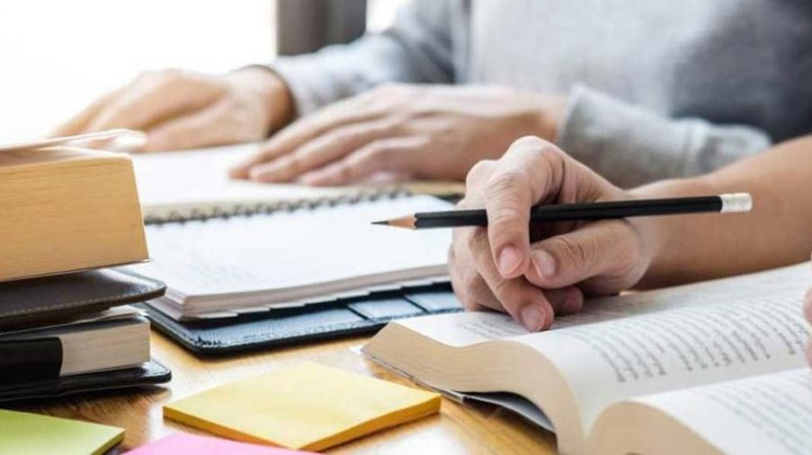 مشاور تحصیلی در شاهین‌ شهر