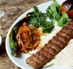 کباب و بریان در شاهین شهر راهنمای کامل بهترین رستوران ها و طعم های اصیل